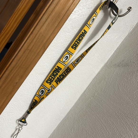 Green Bay PACKERS lanyard+hoodie/scarf+NIP✅Night LED👟lights 2 in a set